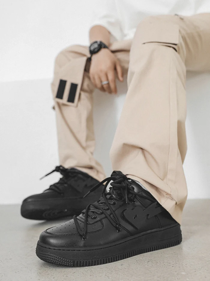 Sneakersy Vintage Black Heart w stylu retro streetwear