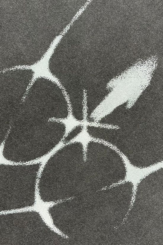 Koszulka oversize z nadrukiem tribal z długim rękawem